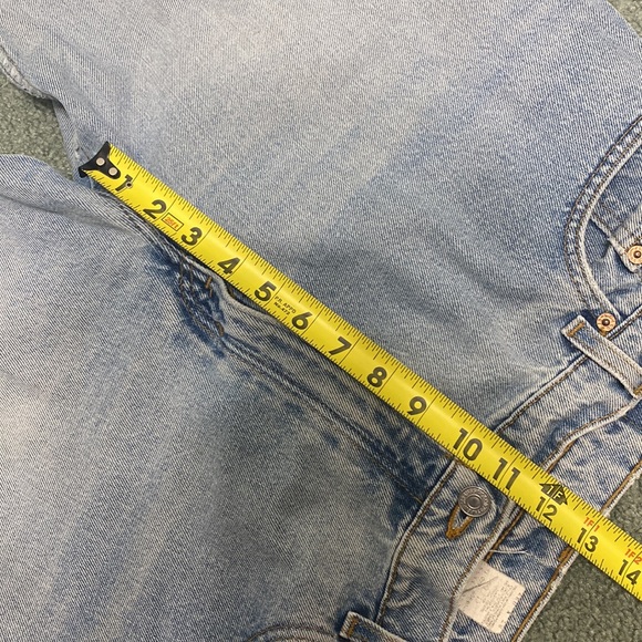 90's Vintage 550 Levi's Relaxed Fit with Tapered Leg faded blue jeans USA made - Picture 9 of 11